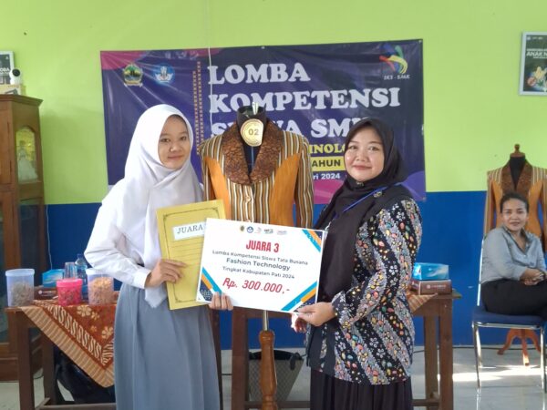 SMK Salafiyah Pati Raih Juara 3 LKS Kab. Pati 2024 Fashion Technology